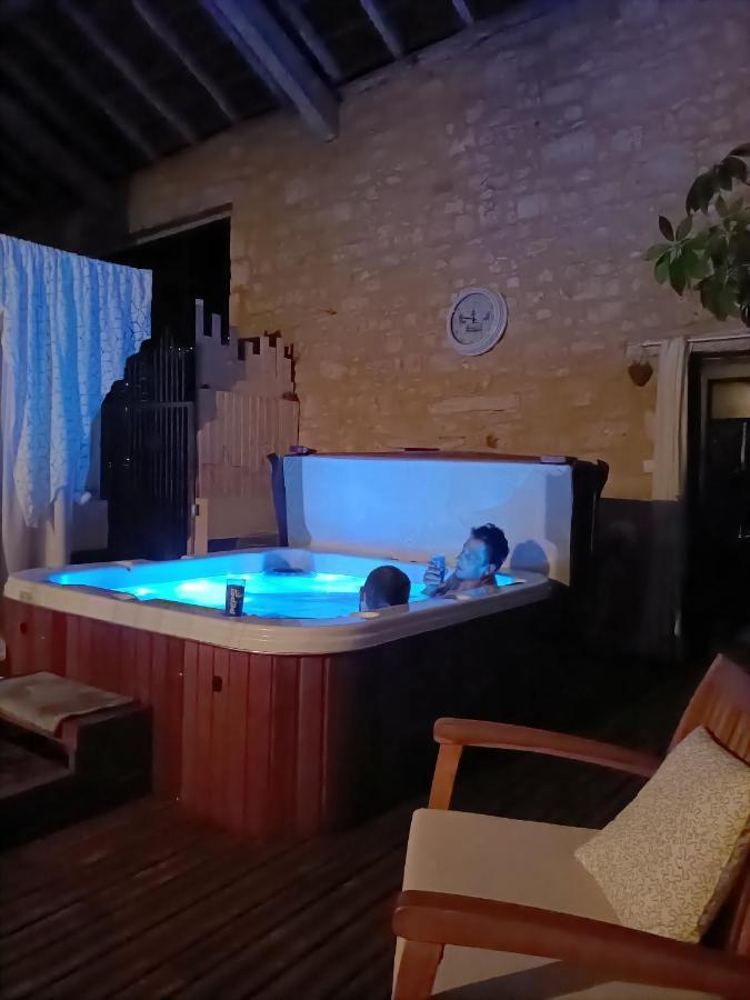 Vila La Grange Des Anges Blanc  Exteriér fotografie