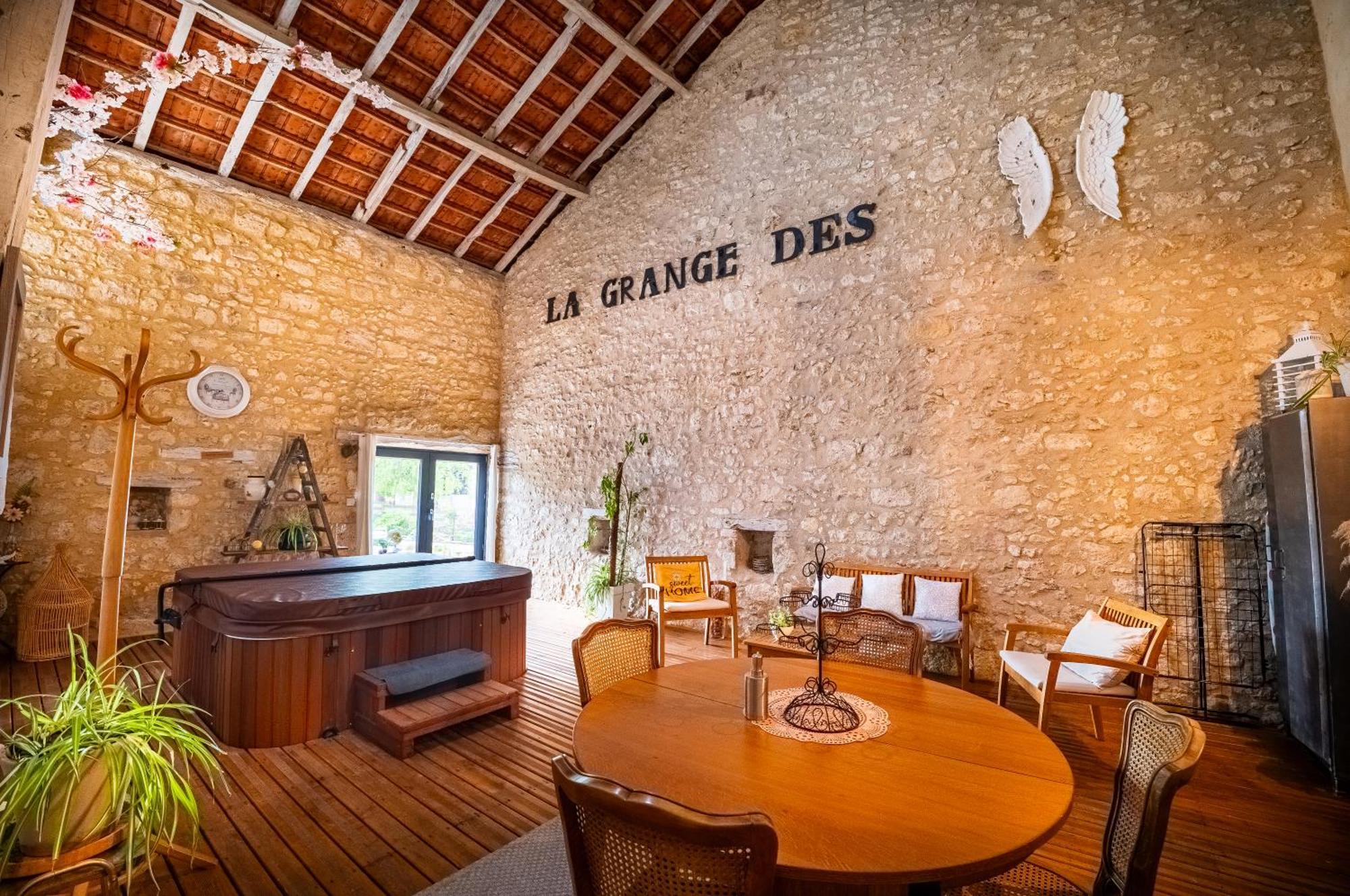 Vila La Grange Des Anges Blanc  Exteriér fotografie